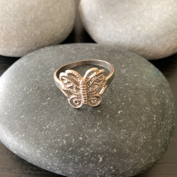 Beautiful Butterfly Ring - Picture 1 of 5